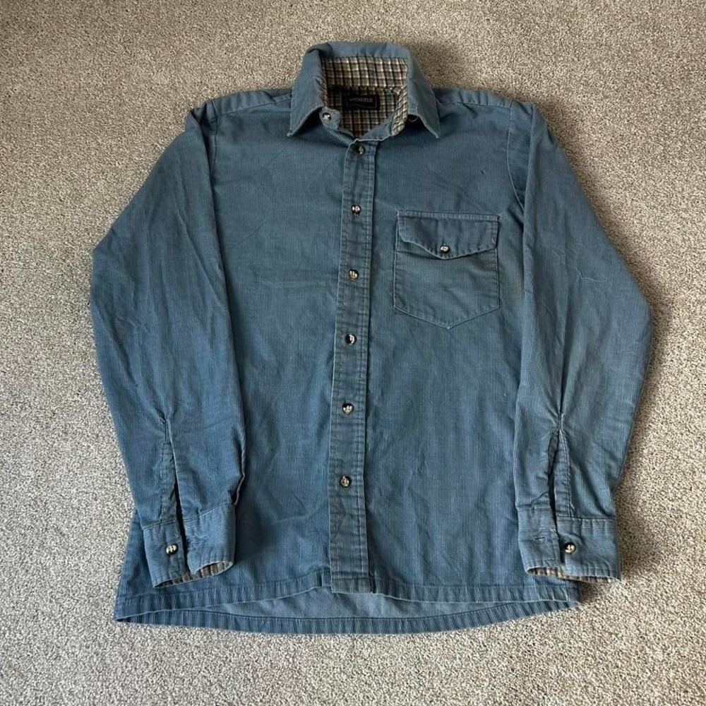Vintage 70s/80s light blue corduroy long sleeve button down shirt